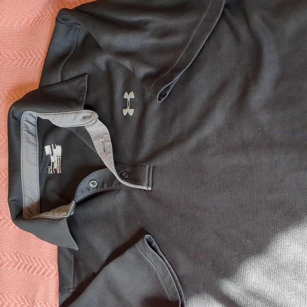 heat gear, Men's Large, loose, black, short sleeve shirt